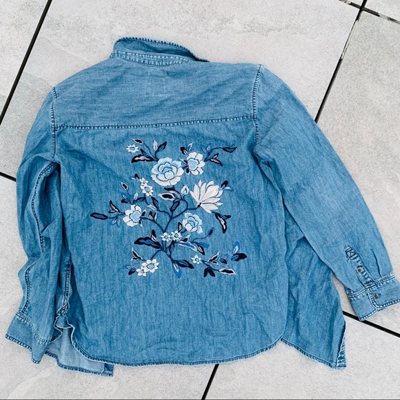 AEO Embroidered Floral Oversized Shirt Jean Top - Picture 16 of 16